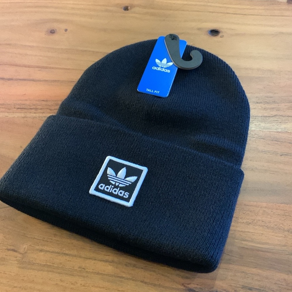✈️ New Crispy Unisex Adidas Beanie 🎯